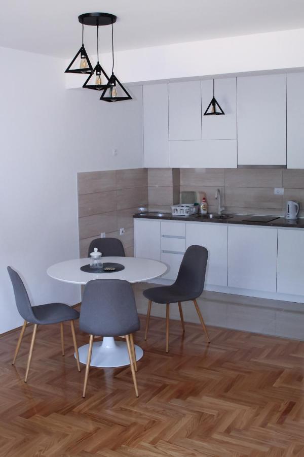 Apartman Vukovic เทรบินเย ภายนอก รูปภาพ
