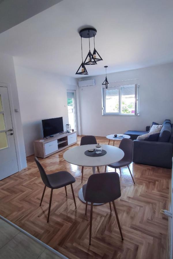 Apartman Vukovic เทรบินเย ภายนอก รูปภาพ